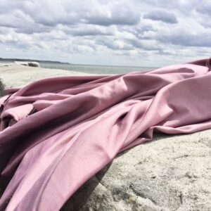 EMF beskyttende tørklæde og tæppe i et